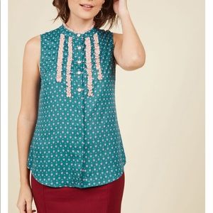 Can’t Believe my Socialize Top